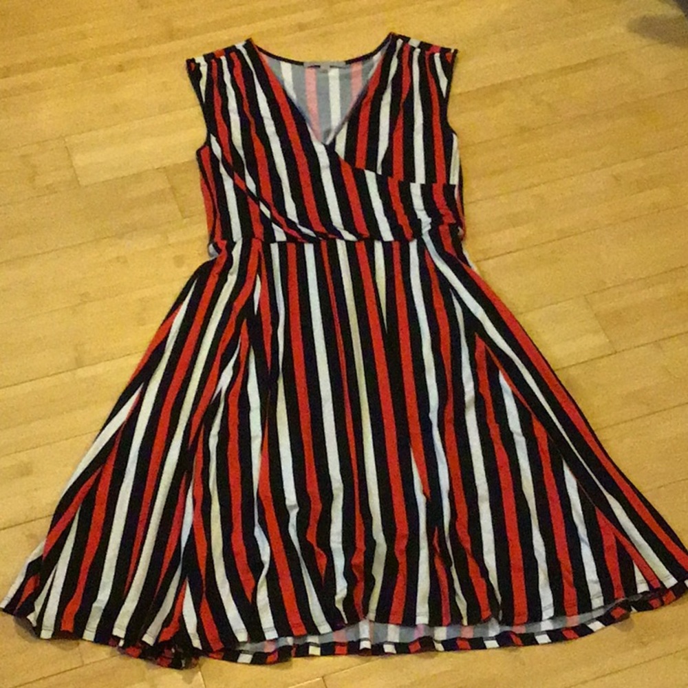 Super soft Gap flowing dress with full twirl skirt